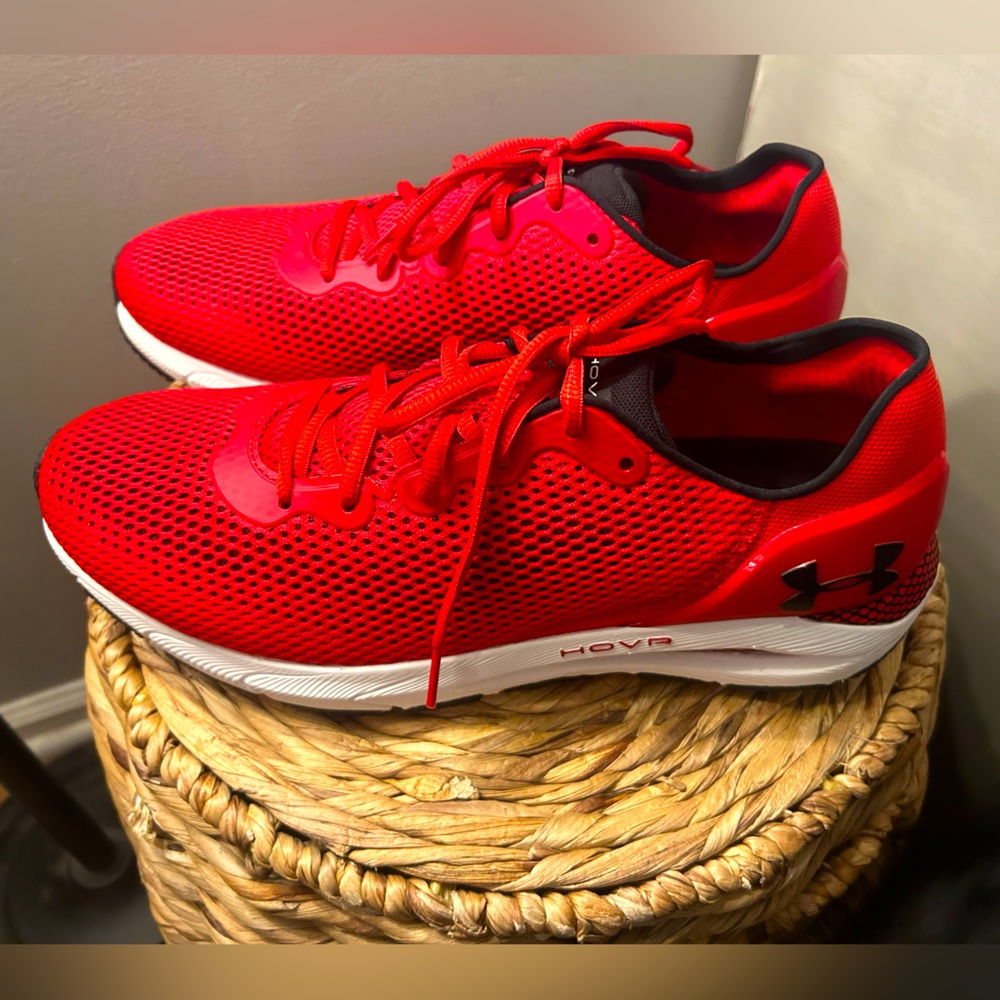 Men’s Red Under Armor Athletic Shoes Size 13 HOVR Sonic 4CN